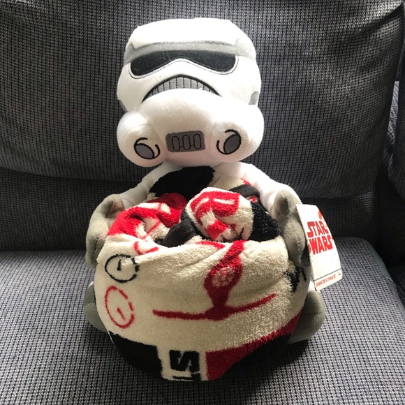 Disney Stars Wars Imperial Trooper & Throw Set NWT - Picture 1 of 8